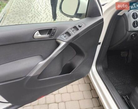 Білий Фольксваген Тігуан, об'ємом двигуна 1.97 л та пробігом 140 тис. км за 12000 $, фото 1 на Automoto.ua
