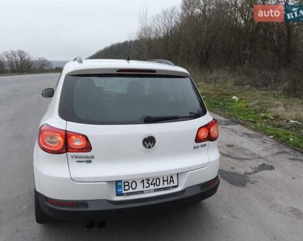 Білий Фольксваген Тігуан, об'ємом двигуна 1.97 л та пробігом 140 тис. км за 12000 $, фото 33 на Automoto.ua