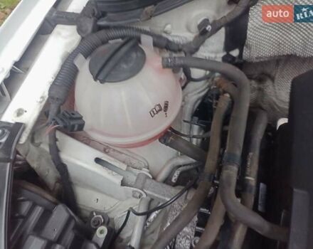 Білий Фольксваген Тігуан, об'ємом двигуна 1.97 л та пробігом 140 тис. км за 12000 $, фото 8 на Automoto.ua