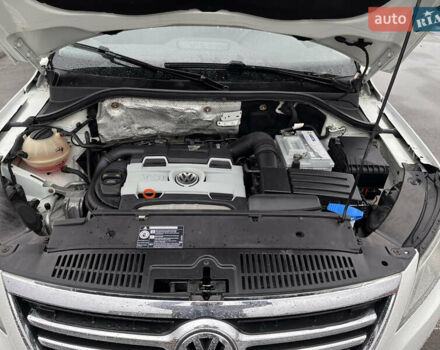 Білий Фольксваген Тігуан, об'ємом двигуна 1.4 л та пробігом 202 тис. км за 8699 $, фото 12 на Automoto.ua