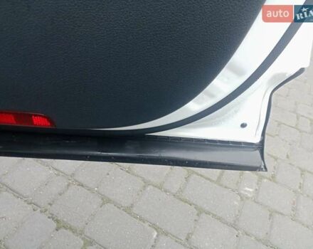 Білий Фольксваген Тігуан, об'ємом двигуна 1.97 л та пробігом 140 тис. км за 12000 $, фото 6 на Automoto.ua