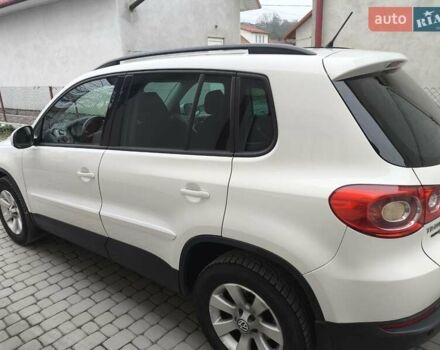 Білий Фольксваген Тігуан, об'ємом двигуна 1.97 л та пробігом 140 тис. км за 12000 $, фото 22 на Automoto.ua