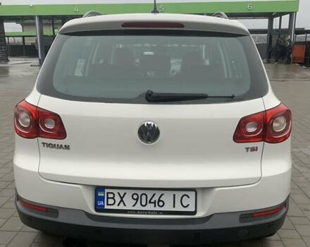 Белый Фольксваген Тигуан, объемом двигателя 1.4 л и пробегом 270 тыс. км за 10500 $, фото 3 на Automoto.ua