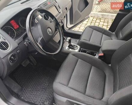 Білий Фольксваген Тігуан, об'ємом двигуна 1.97 л та пробігом 140 тис. км за 12000 $, фото 28 на Automoto.ua