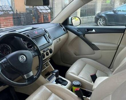 Белый Фольксваген Тигуан, объемом двигателя 2.36 л и пробегом 200 тыс. км за 9000 $, фото 11 на Automoto.ua