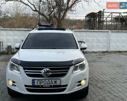 Белый Фольксваген Тигуан, объемом двигателя 2 л и пробегом 277 тыс. км за 11800 $, фото 2 на Automoto.ua