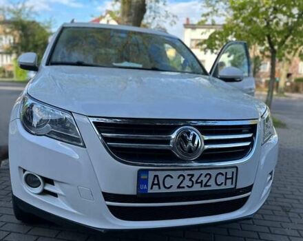 Белый Фольксваген Тигуан, объемом двигателя 2.36 л и пробегом 200 тыс. км за 9000 $, фото 4 на Automoto.ua