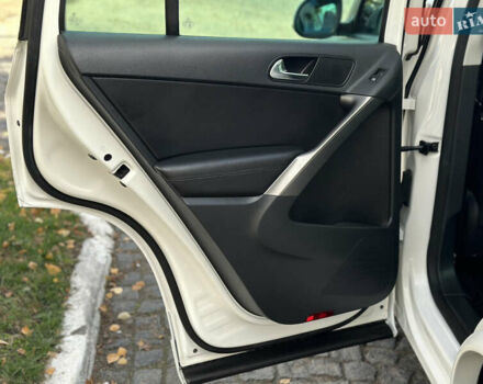 Белый Фольксваген Тигуан, объемом двигателя 1.4 л и пробегом 225 тыс. км за 9700 $, фото 38 на Automoto.ua