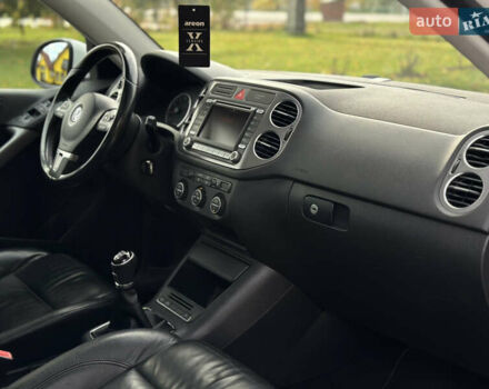 Белый Фольксваген Тигуан, объемом двигателя 1.4 л и пробегом 225 тыс. км за 9700 $, фото 24 на Automoto.ua