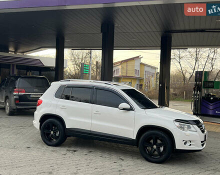 Белый Фольксваген Тигуан, объемом двигателя 2 л и пробегом 277 тыс. км за 11800 $, фото 5 на Automoto.ua