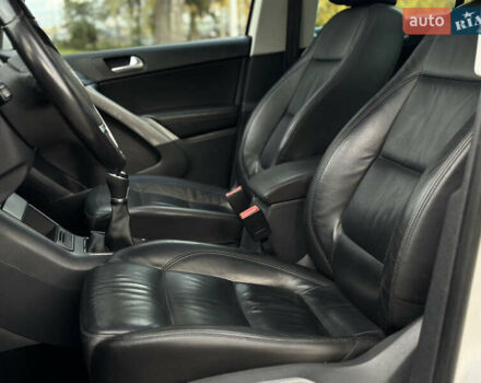 Белый Фольксваген Тигуан, объемом двигателя 1.4 л и пробегом 225 тыс. км за 9700 $, фото 20 на Automoto.ua