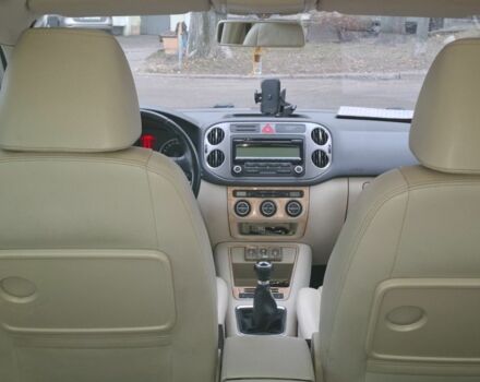 Белый Фольксваген Тигуан, объемом двигателя 0 л и пробегом 293 тыс. км за 11000 $, фото 4 на Automoto.ua