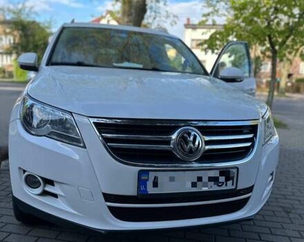 Белый Фольксваген Тигуан, объемом двигателя 2.36 л и пробегом 200 тыс. км за 9000 $, фото 3 на Automoto.ua