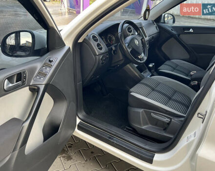 Белый Фольксваген Тигуан, объемом двигателя 2 л и пробегом 277 тыс. км за 11800 $, фото 10 на Automoto.ua