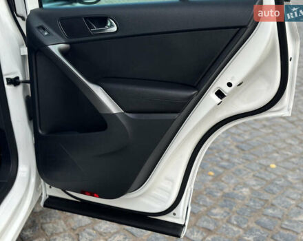 Белый Фольксваген Тигуан, объемом двигателя 1.4 л и пробегом 225 тыс. км за 9700 $, фото 33 на Automoto.ua