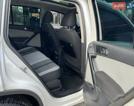 Белый Фольксваген Тигуан, объемом двигателя 2 л и пробегом 277 тыс. км за 11800 $, фото 13 на Automoto.ua