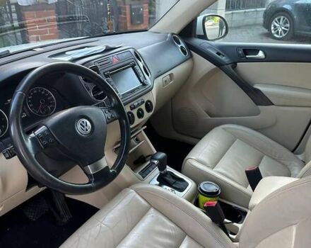 Белый Фольксваген Тигуан, объемом двигателя 2.36 л и пробегом 200 тыс. км за 9000 $, фото 7 на Automoto.ua