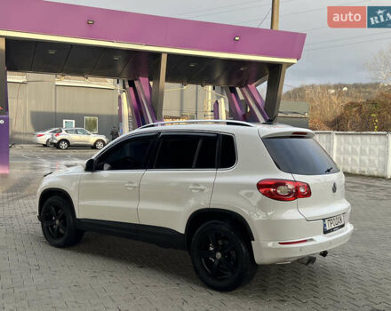 Белый Фольксваген Тигуан, объемом двигателя 2 л и пробегом 277 тыс. км за 11800 $, фото 7 на Automoto.ua