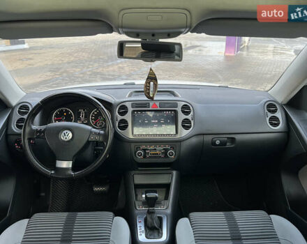 Белый Фольксваген Тигуан, объемом двигателя 2 л и пробегом 277 тыс. км за 11800 $, фото 11 на Automoto.ua