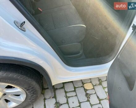 Белый Фольксваген Тигуан, объемом двигателя 1.4 л и пробегом 226 тыс. км за 9660 $, фото 71 на Automoto.ua