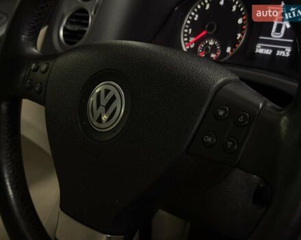 Белый Фольксваген Тигуан, объемом двигателя 1.98 л и пробегом 348 тыс. км за 8999 $, фото 27 на Automoto.ua