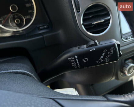 Белый Фольксваген Тигуан, объемом двигателя 1.97 л и пробегом 221 тыс. км за 12800 $, фото 21 на Automoto.ua