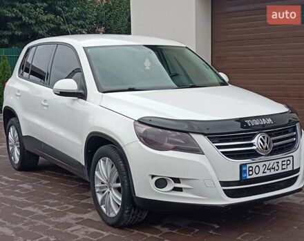 Білий Фольксваген Тігуан, об'ємом двигуна 2 л та пробігом 338 тис. км за 8650 $, фото 3 на Automoto.ua