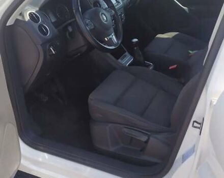 Белый Фольксваген Тигуан, объемом двигателя 1.4 л и пробегом 183 тыс. км за 10200 $, фото 16 на Automoto.ua