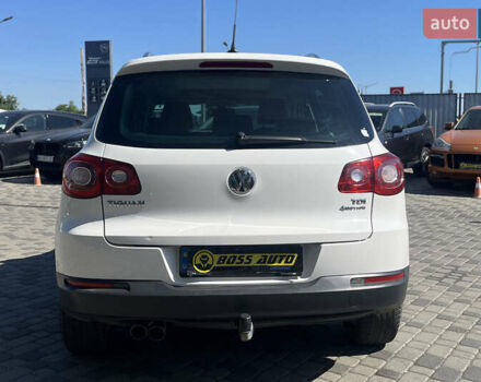 Белый Фольксваген Тигуан, объемом двигателя 1.97 л и пробегом 221 тыс. км за 12800 $, фото 5 на Automoto.ua