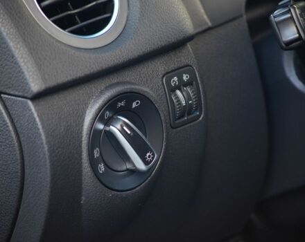 Белый Фольксваген Тигуан, объемом двигателя 2 л и пробегом 180 тыс. км за 11700 $, фото 18 на Automoto.ua