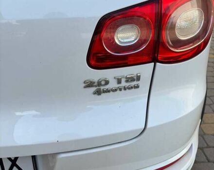 Білий Фольксваген Тігуан, об'ємом двигуна 2 л та пробігом 300 тис. км за 9800 $, фото 12 на Automoto.ua