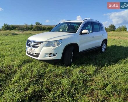 Білий Фольксваген Тігуан, об'ємом двигуна 2 л та пробігом 210 тис. км за 13500 $, фото 16 на Automoto.ua