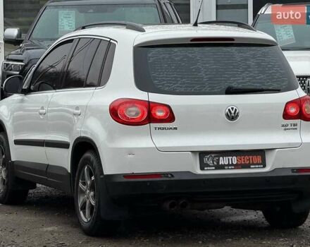 Белый Фольксваген Тигуан, объемом двигателя 2 л и пробегом 235 тыс. км за 11300 $, фото 6 на Automoto.ua