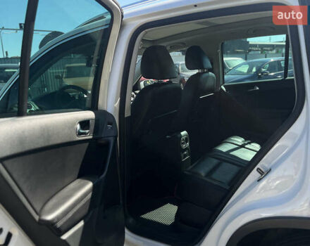 Белый Фольксваген Тигуан, объемом двигателя 1.97 л и пробегом 221 тыс. км за 12800 $, фото 15 на Automoto.ua