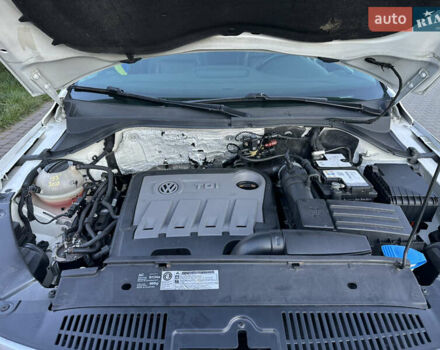 Білий Фольксваген Тігуан, об'ємом двигуна 2 л та пробігом 245 тис. км за 13500 $, фото 15 на Automoto.ua