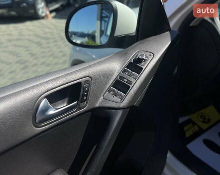 Белый Фольксваген Тигуан, объемом двигателя 1.97 л и пробегом 221 тыс. км за 12800 $, фото 17 на Automoto.ua