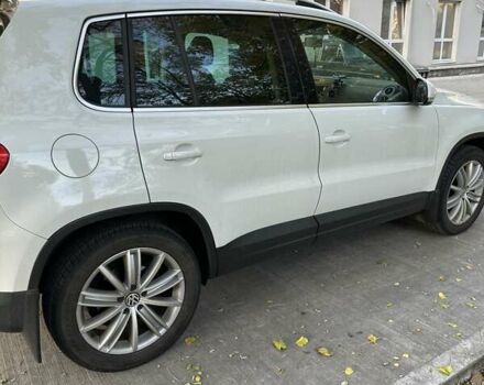 Білий Фольксваген Тігуан, об'ємом двигуна 2 л та пробігом 262 тис. км за 11000 $, фото 2 на Automoto.ua