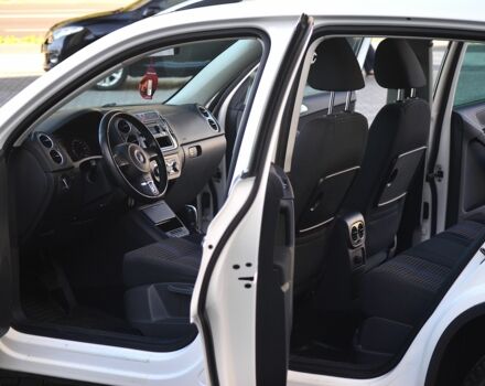 Белый Фольксваген Тигуан, объемом двигателя 2 л и пробегом 180 тыс. км за 11700 $, фото 7 на Automoto.ua