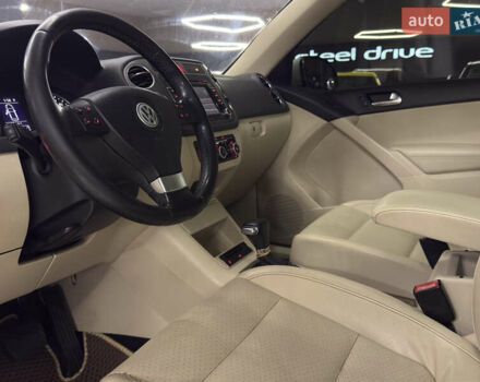 Белый Фольксваген Тигуан, объемом двигателя 1.98 л и пробегом 348 тыс. км за 8999 $, фото 17 на Automoto.ua