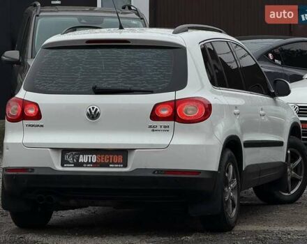 Белый Фольксваген Тигуан, объемом двигателя 2 л и пробегом 235 тыс. км за 11300 $, фото 10 на Automoto.ua