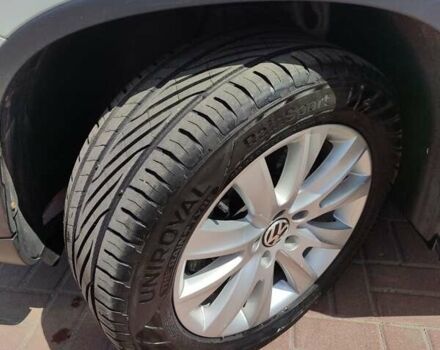 Білий Фольксваген Тігуан, об'ємом двигуна 2 л та пробігом 210 тис. км за 13500 $, фото 4 на Automoto.ua