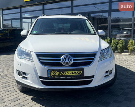 Белый Фольксваген Тигуан, объемом двигателя 1.97 л и пробегом 221 тыс. км за 12800 $, фото 1 на Automoto.ua