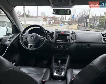 Белый Фольксваген Тигуан, объемом двигателя 1.97 л и пробегом 276 тыс. км за 9999 $, фото 7 на Automoto.ua