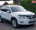 Белый Фольксваген Тигуан, объемом двигателя 2 л и пробегом 213 тыс. км за 7999 $, фото 1 на Automoto.ua