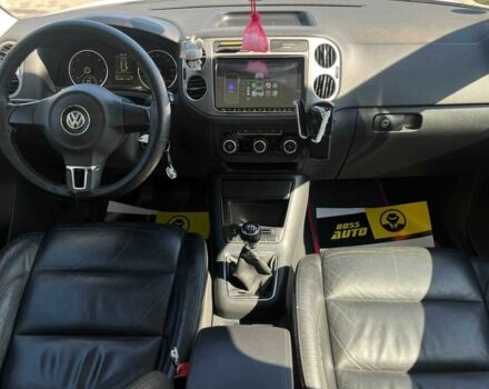 Білий Фольксваген Тігуан, об'ємом двигуна 2 л та пробігом 221 тис. км за 12800 $, фото 13 на Automoto.ua