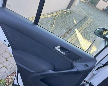 Белый Фольксваген Тигуан, объемом двигателя 1.4 л и пробегом 226 тыс. км за 9660 $, фото 66 на Automoto.ua