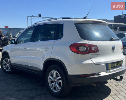 Белый Фольксваген Тигуан, объемом двигателя 1.97 л и пробегом 221 тыс. км за 12800 $, фото 4 на Automoto.ua