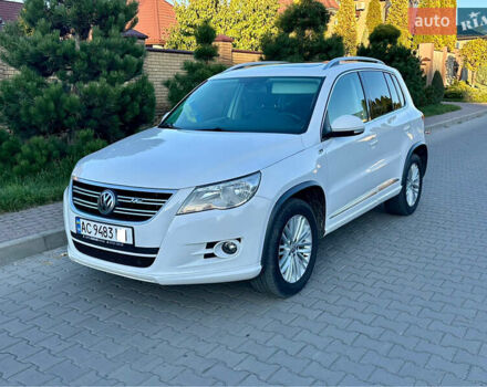 Білий Фольксваген Тігуан, об'ємом двигуна 2 л та пробігом 245 тис. км за 13500 $, фото 6 на Automoto.ua