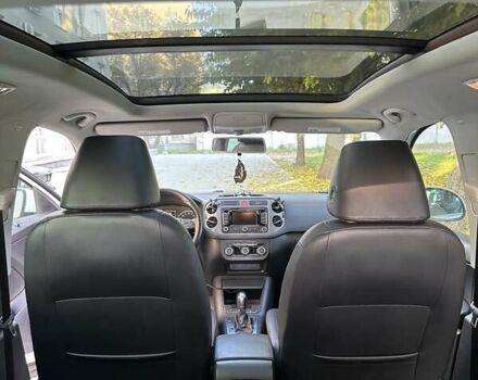 Білий Фольксваген Тігуан, об'ємом двигуна 2 л та пробігом 262 тис. км за 11000 $, фото 5 на Automoto.ua