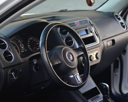 Белый Фольксваген Тигуан, объемом двигателя 2 л и пробегом 180 тыс. км за 11700 $, фото 12 на Automoto.ua